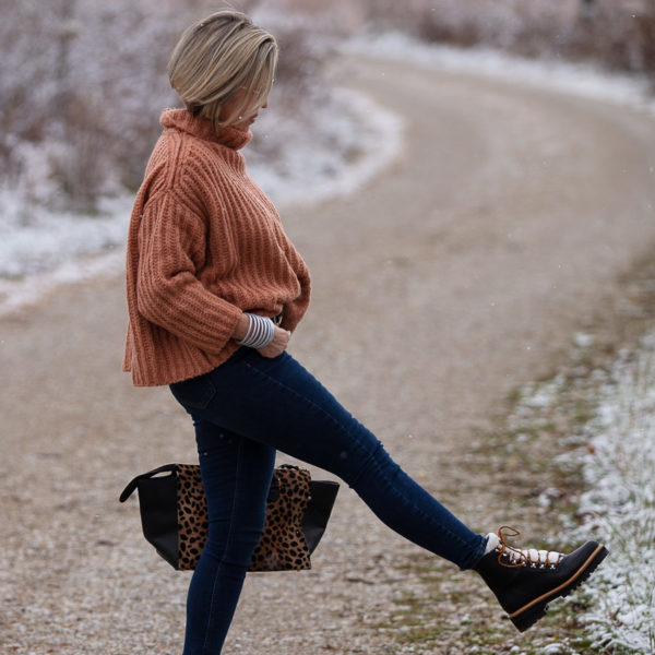 My New FAVORITE Lace Up Hiking Boots + A fluffy Sweater!